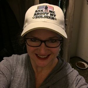 Meet your Posher, Tamela